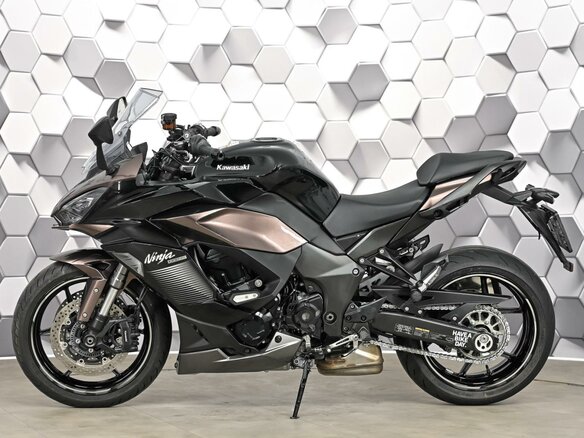 2023 Kawasaki Ninja 1000 SX, чёрный - вид 3