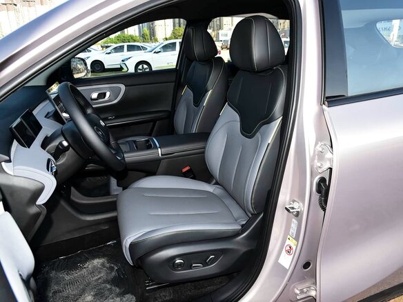 2026 Changan Qiyuan Q05 51.9 kWh II, серебристый, 2300000 рублей - вид 8