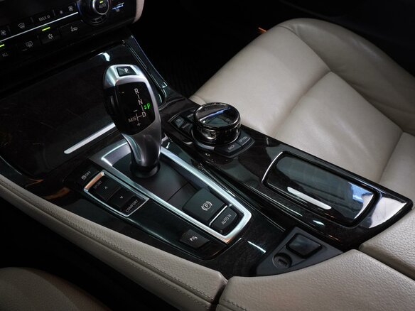 2010 BMW 5 серии 523i VI (F10/F11/F07), чёрный, 1849000 рублей - вид 15