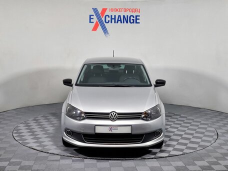 2014 Volkswagen Polo V, серебристый, 725000 рублей, вид 2