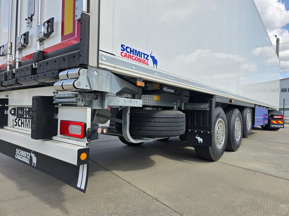 2025 Schmitz Cargobull SKO, белый - вид 21