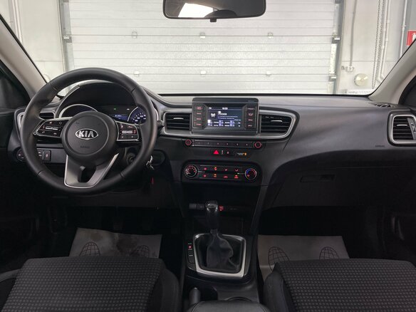 2019 Kia Ceed III, белый - вид 9