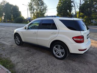 2011 Mercedes-Benz M-Класс 300 II (W164) Рестайлинг, белый, 1700000 рублей, вид 4