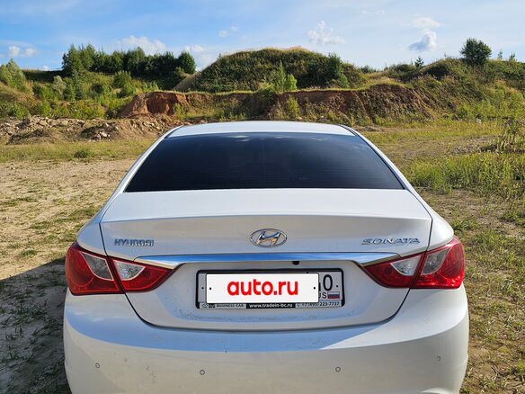 2011 Hyundai Sonata VI (YF), белый, 1000000 рублей - вид 1
