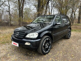 2003 Mercedes-Benz M-Класс 400 I (W163) Рестайлинг, чёрный, 950000 рублей, вид 1