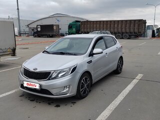 2014 Kia Rio 6-speed III, серебристый, 850000 рублей, вид 3