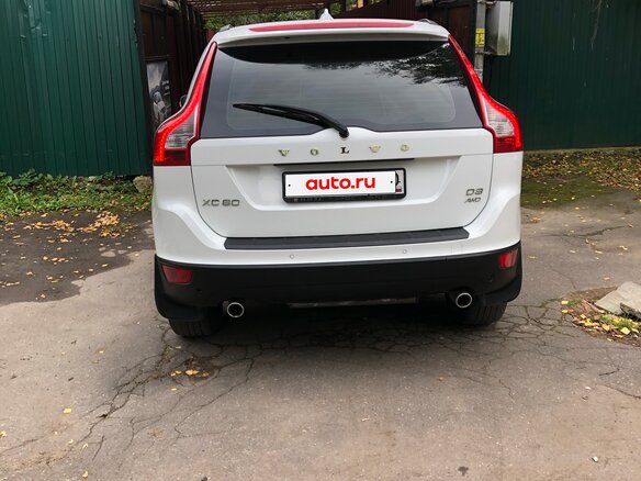 2011 Volvo XC60 I, белый, 950000 рублей - вид 1