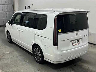 2022 Honda Stepwgn Spada VI, белый, 2300000 рублей - вид 2
