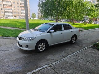 2011 Toyota Corolla X (E140, E150) Рестайлинг, белый, 1050000 рублей, вид 1