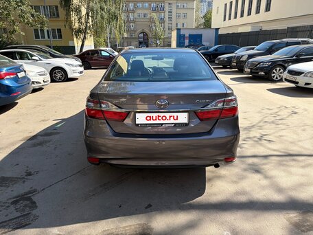 2016 Toyota Camry VII (XV50) Рестайлинг, серый, 2250000 рублей, вид 2