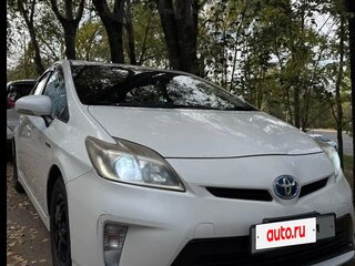2013 Toyota Prius III Рестайлинг (XW30), белый, 1200000 рублей, вид 2