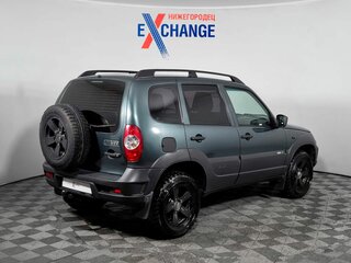 2017 Chevrolet Niva I Рестайлинг, зелёный, 663000 рублей, вид 5