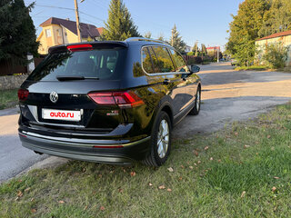 2017 Volkswagen Tiguan II, чёрный, 1980000 рублей, вид 4