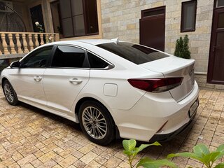 2018 Hyundai Sonata VII (LF) Рестайлинг, белый, 1450000 рублей, вид 3