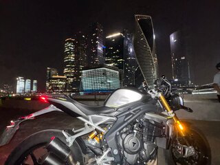 2022 Triumph Speed Triple, серый, 1150000 рублей, вид 3