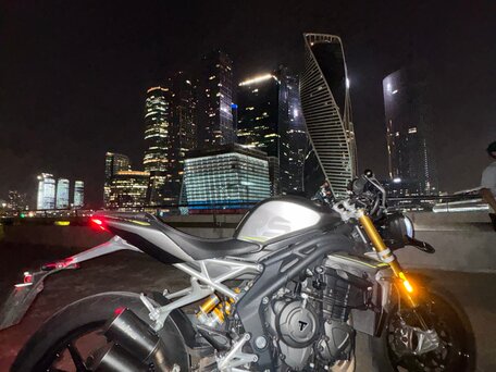 2022 Triumph Speed Triple, серый, 1150000 рублей, вид 3
