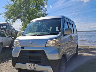 2019 Toyota Pixis Van I Рестайлинг, серебристый, 790000 рублей, вид 2
