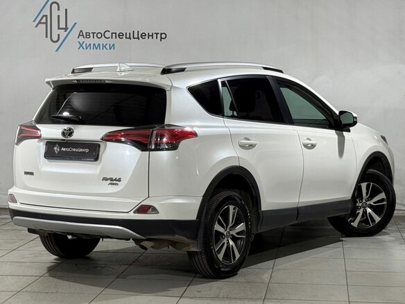 2017 Toyota RAV4 IV (XA40) Рестайлинг, белый - вид 2