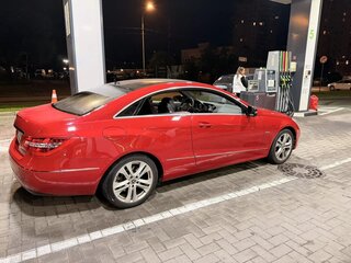 2011 Mercedes-Benz E-Класс 200 5G-Tronic IV (W212, S212, C207), красный, 1600000 рублей, вид 3