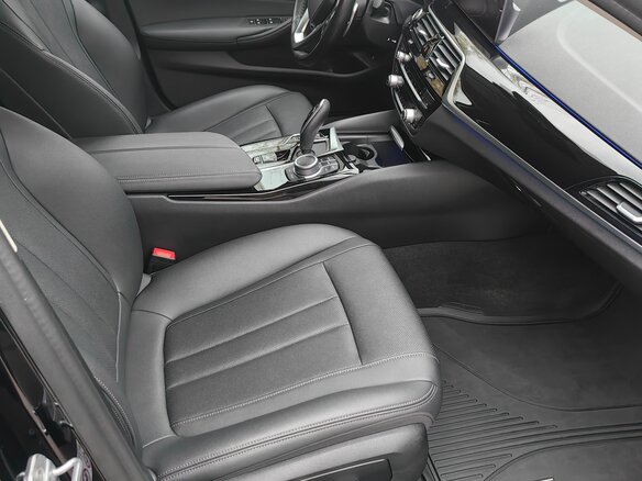 2020 BMW 5 серии 520d xDrive VII (G30/G31/G38) Рестайлинг, чёрный, 4000000 рублей - вид 11