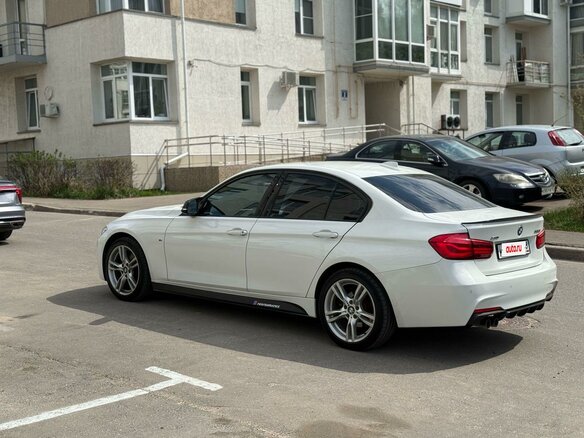 2018 BMW 3 серии 330i xDrive VI (F3x) Рестайлинг, белый, 2300000 рублей - вид 5