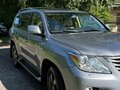 2011 Lexus LX 570 III, серебристый, 2990000 рублей - вид 3