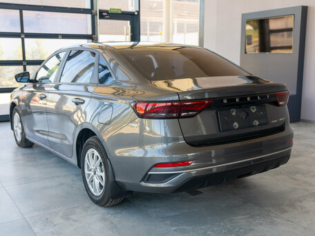 2023 Geely Emgrand II, серый, 2400000 рублей, вид 4