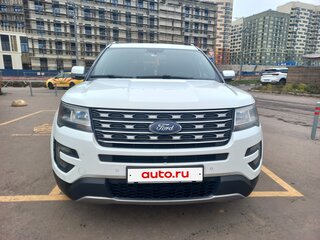 2016 Ford Explorer V Рестайлинг, белый, 2250000 рублей, вид 4