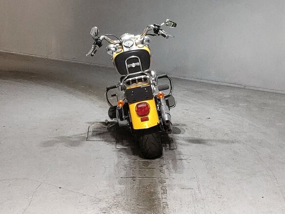 2007 Harley-Davidson Fat Boy, жёлтый, 728000 рублей - вид 3