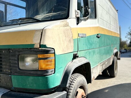 1990 Mercedes-Benz Vario, белый, 500000 рублей, вид 3