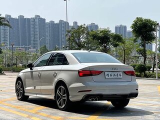 2018 Audi A3 III (8V) Рестайлинг, белый, 1200000 рублей, вид 3