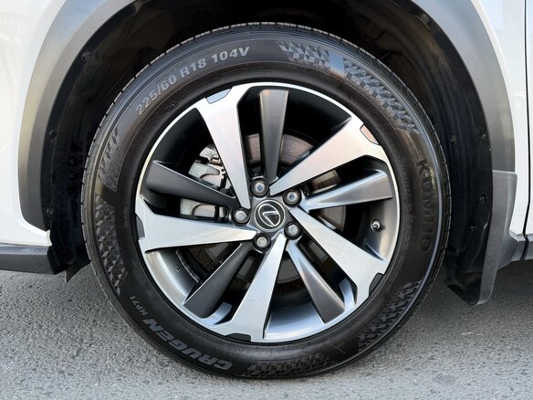 2019 Lexus NX 300h I Рестайлинг, белый, 3250000 рублей - вид 13