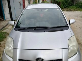 2010 Toyota Vitz II (XP90), серый, 490000 рублей, вид 1