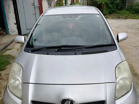 2010 Toyota Vitz II (XP90), серый, 490000 рублей