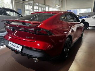 2025 Changan UNI-V I, красный, 3479900 рублей, вид 4