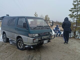 1995 Mitsubishi Delica III, зелёный, 850000 рублей, вид 4