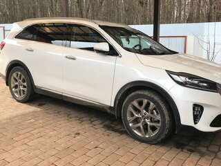 2019 Kia Sorento 6-speed III Prime Рестайлинг, белый, 3150000 рублей, вид 4