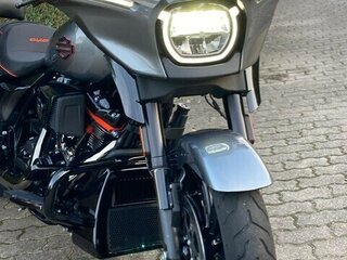 2025 Harley-Davidson CVO Street Glide, серый, 5200000 рублей, вид 3