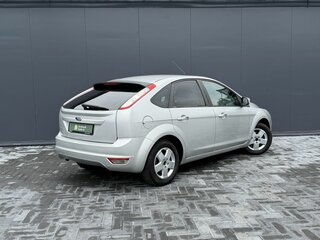 2011 Ford Focus II Рестайлинг, серебристый, 590000 рублей, вид 2