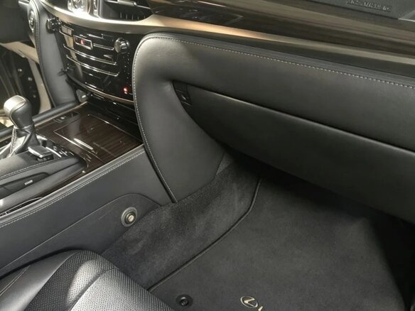 2016 Lexus LX 450d III Рестайлинг 2, чёрный, 5900000 рублей - вид 7