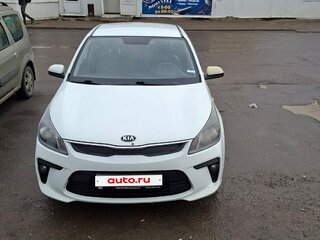 2019 Kia Rio IV, белый, 800000 рублей, вид 1