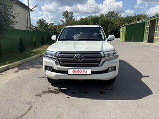 2015 Toyota Land Cruiser 200 Series Рестайлинг 2, белый, 5300000 рублей, вид 1