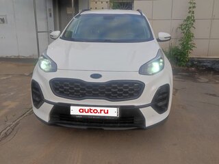 2021 Kia Sportage IV Рестайлинг, белый, 3000000 рублей, вид 1