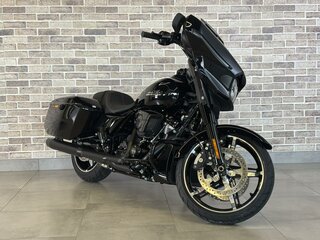 2024 Harley-Davidson Street Glide, чёрный, 3185000 рублей, вид 4