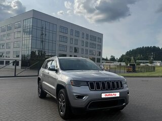 2017 Jeep Grand Cherokee IV (WK2) Рестайлинг, серебристый, 3100000 рублей, вид 2