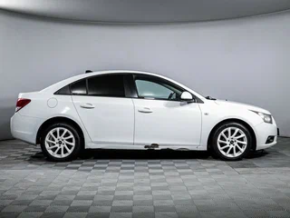 2011 Chevrolet Cruze I, белый, 479000 рублей, вид 4