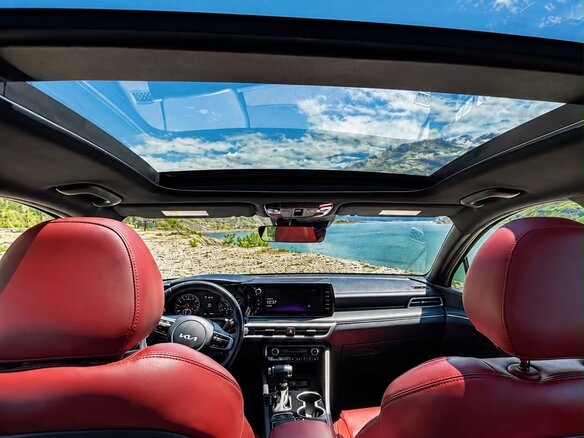 2021 Kia K5 III, белый, 2550000 рублей - вид 6
