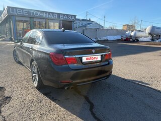 2011 BMW 7 серии 730d V (F01/F02/F04), серый, 1450000 рублей, вид 3