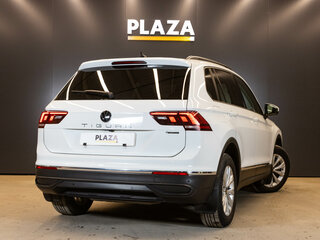 2021 Volkswagen Tiguan II Рестайлинг, белый, 2708000 рублей, вид 4