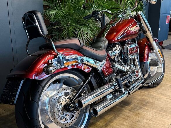 2023 Harley-Davidson Fat Boy, пурпурный, 3550000 рублей - вид 10